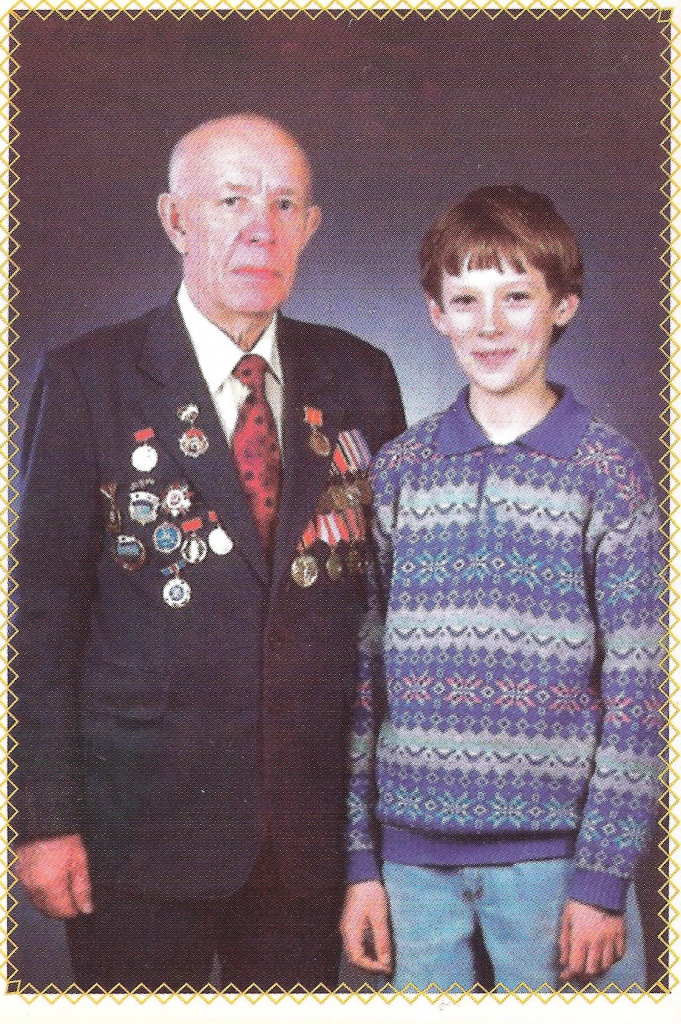 Краснов с внуком (2).jpg